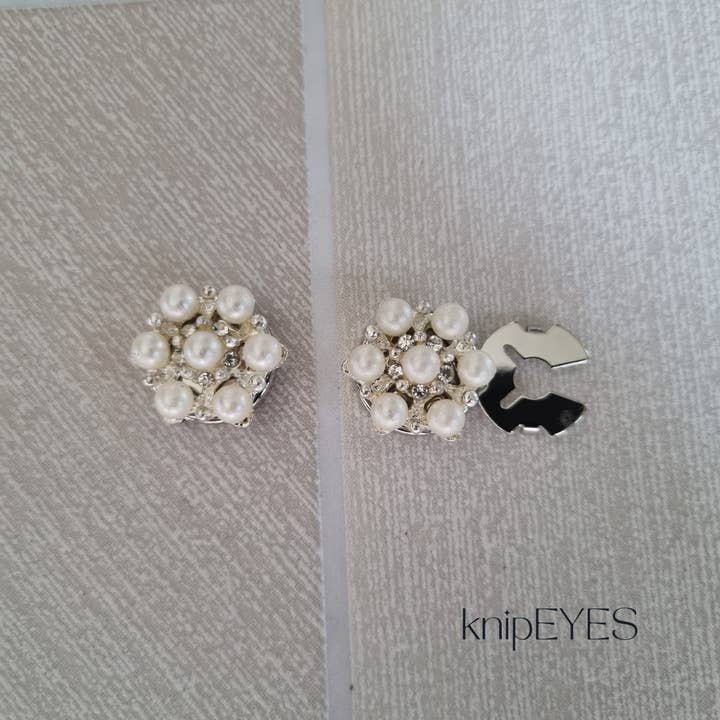 knipEYES - Wholesale Brooch - Button clip/Cufflink Silver Flower mini (per piece)0