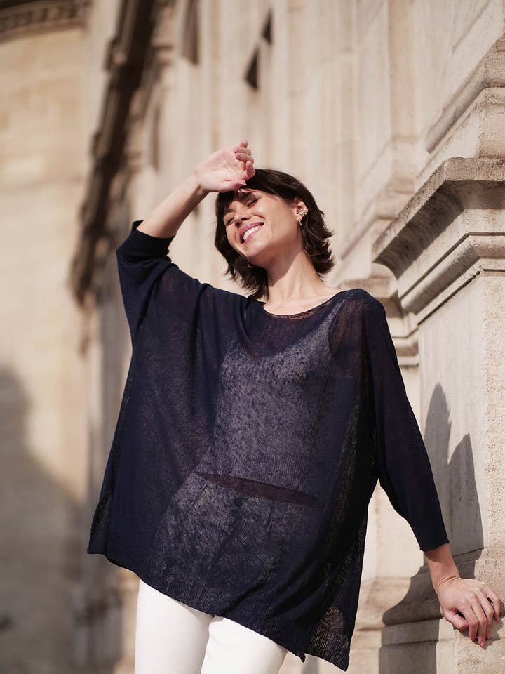 Tröja i slub-linne med rund hals och 3/4-ärm för wholesale av JULIA PARIS