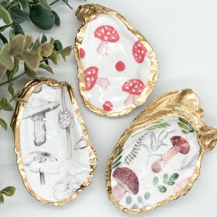 Alison Brooke Designs - Vente Plateaux à bijoux - Plat à huîtres aux champignons noirs et blancs1