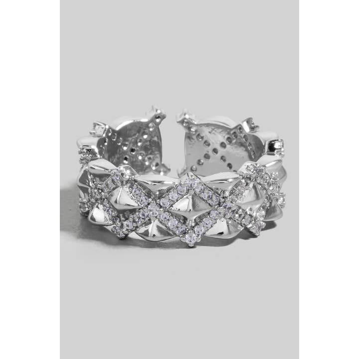 Bague ouverte à bande croisée pavée complexe pour la vente par The Looks by Fame Accessories
