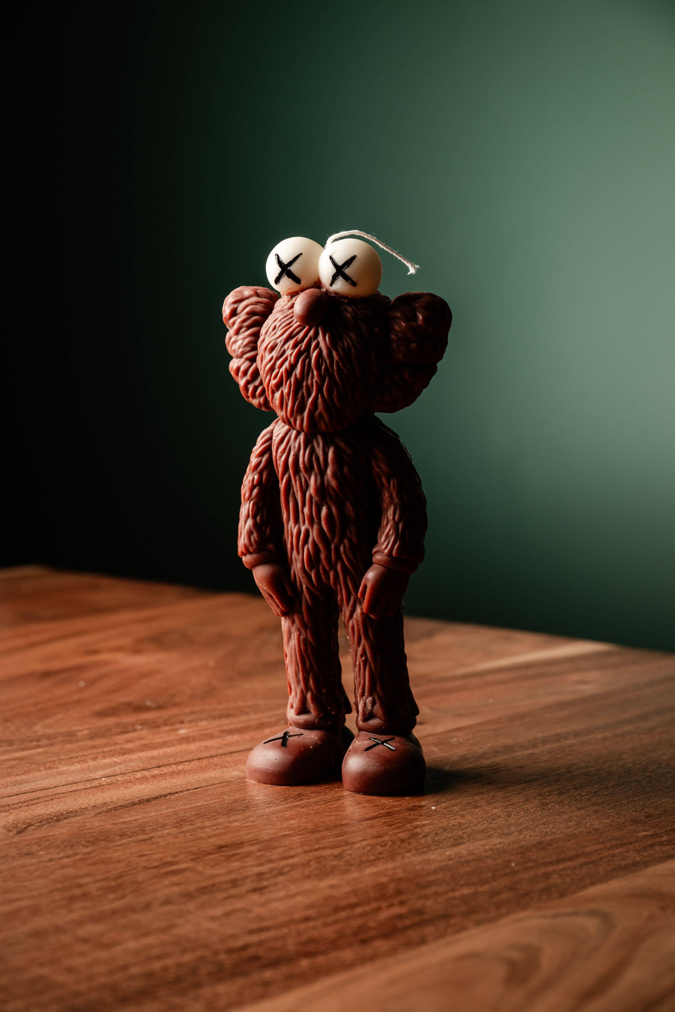 Allure CA - Wholesale Novelty Candle - Kaws x Sesame Street Decorative Candle3