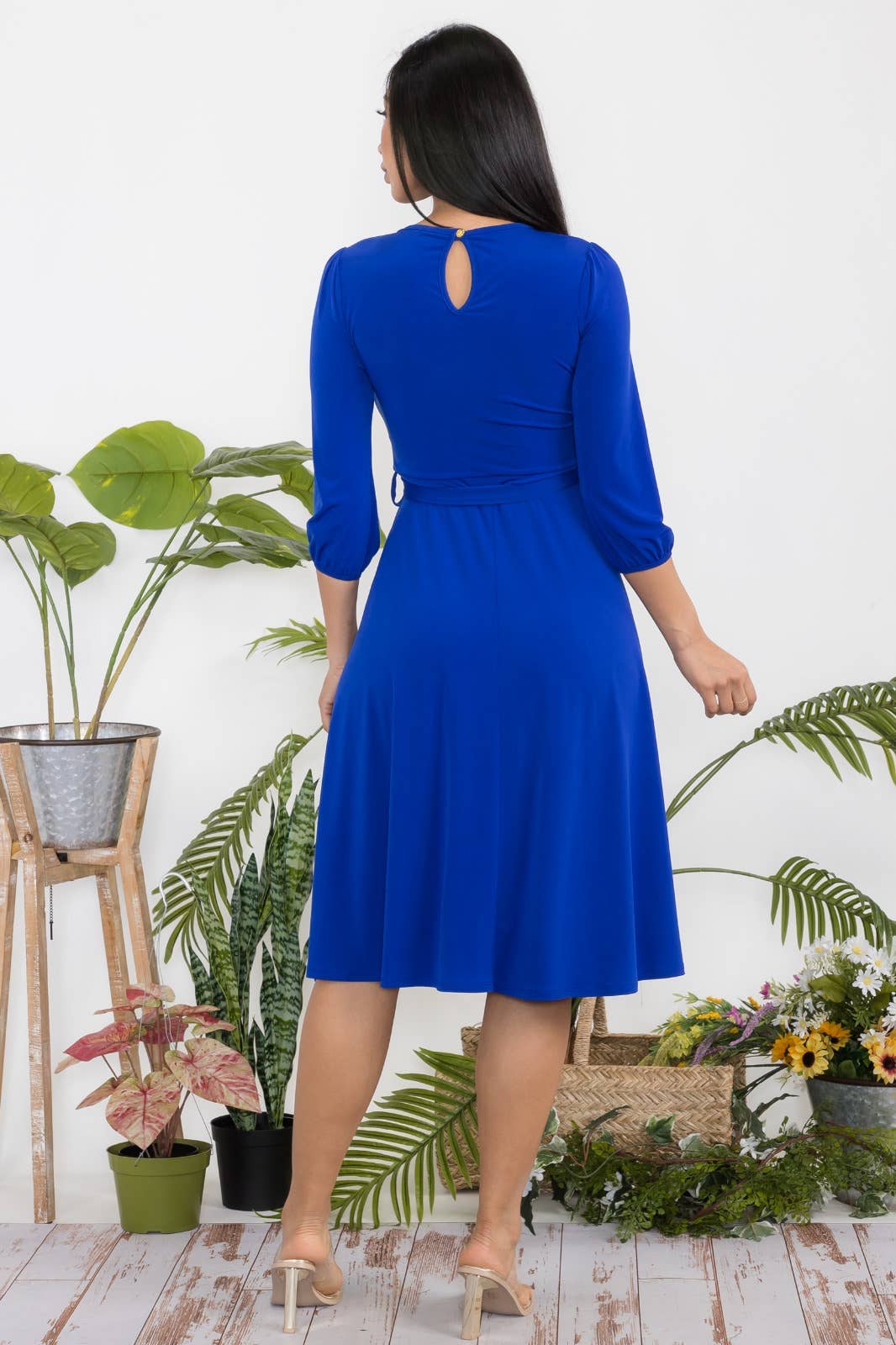 H&H Fashion Inc. – Großhandel Kleid – Damen – HH583X-S Plus Size Midi-Kleid mit Bindegürtel, Puffärmeln & Schlüsselloch-Ausschnitt27