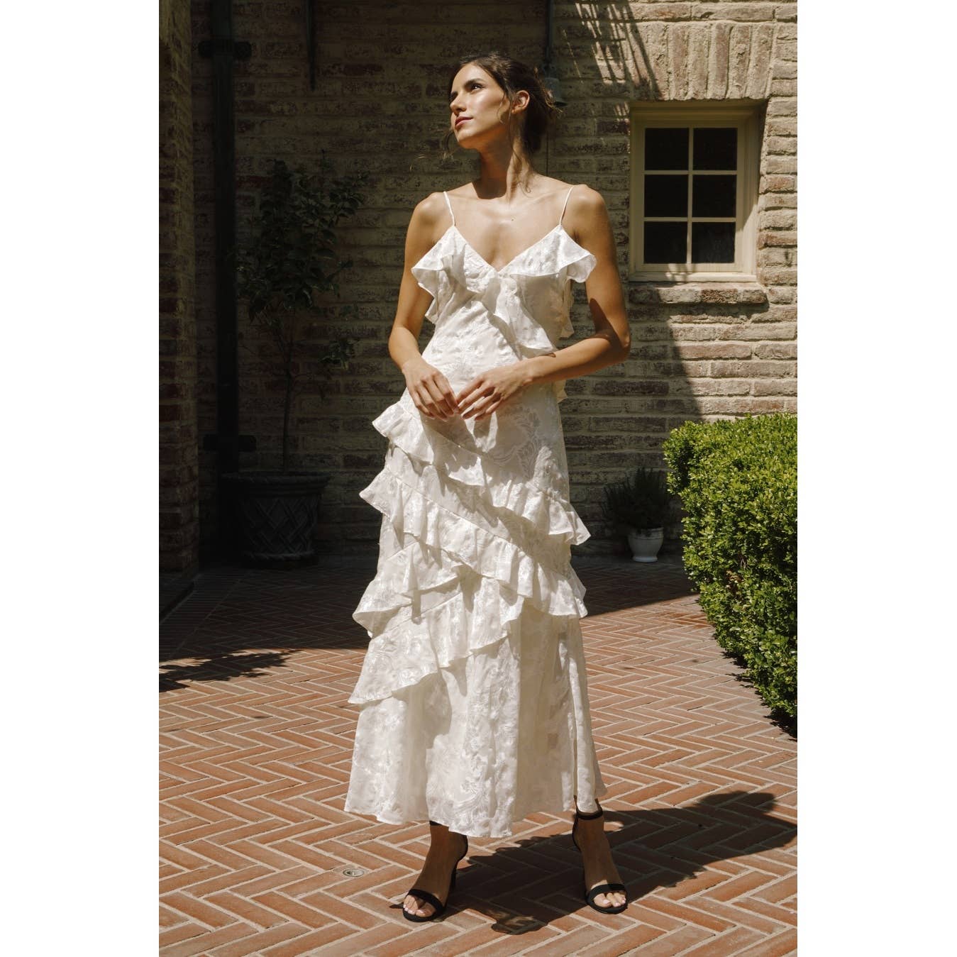 STORIA - Vente Robe – femme - JD5740-3- ROBE NUISETTE À VOLANTS À IMPRIMÉ GAUFRÉ5