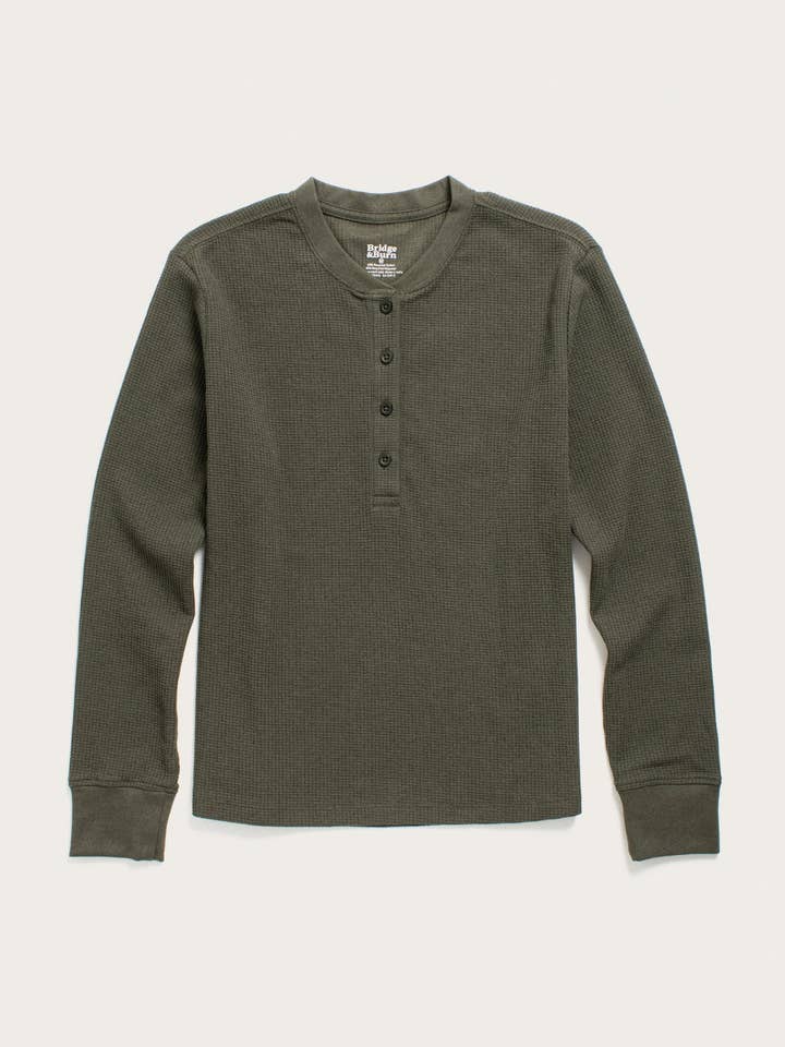 Damernas Återvunna Waffle Henley / Skogsmelange för wholesale av Bridge & Burn