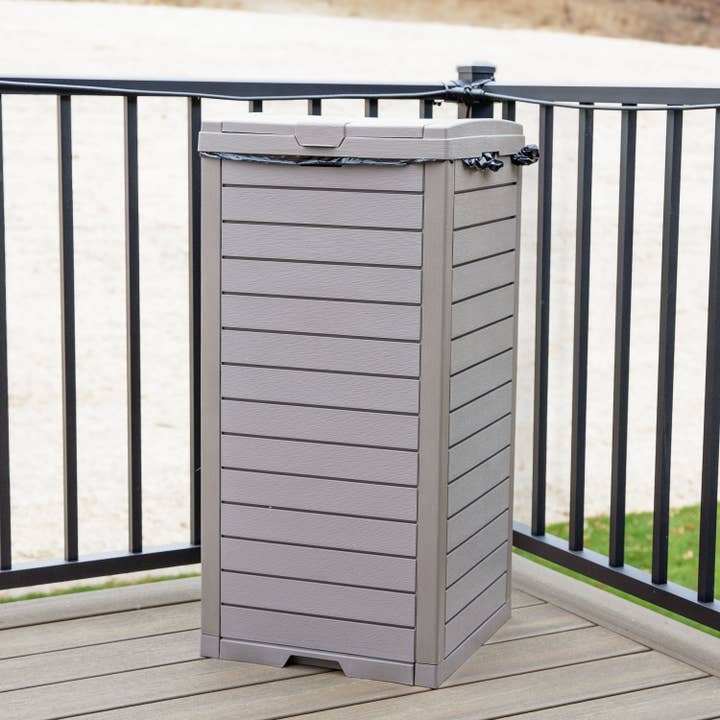 Sunnydaze Decor - Wholesale Trashcan/Trash Bin - 39-gal Outdoor Trash Can with Lid and Drip Tray - Light Gray