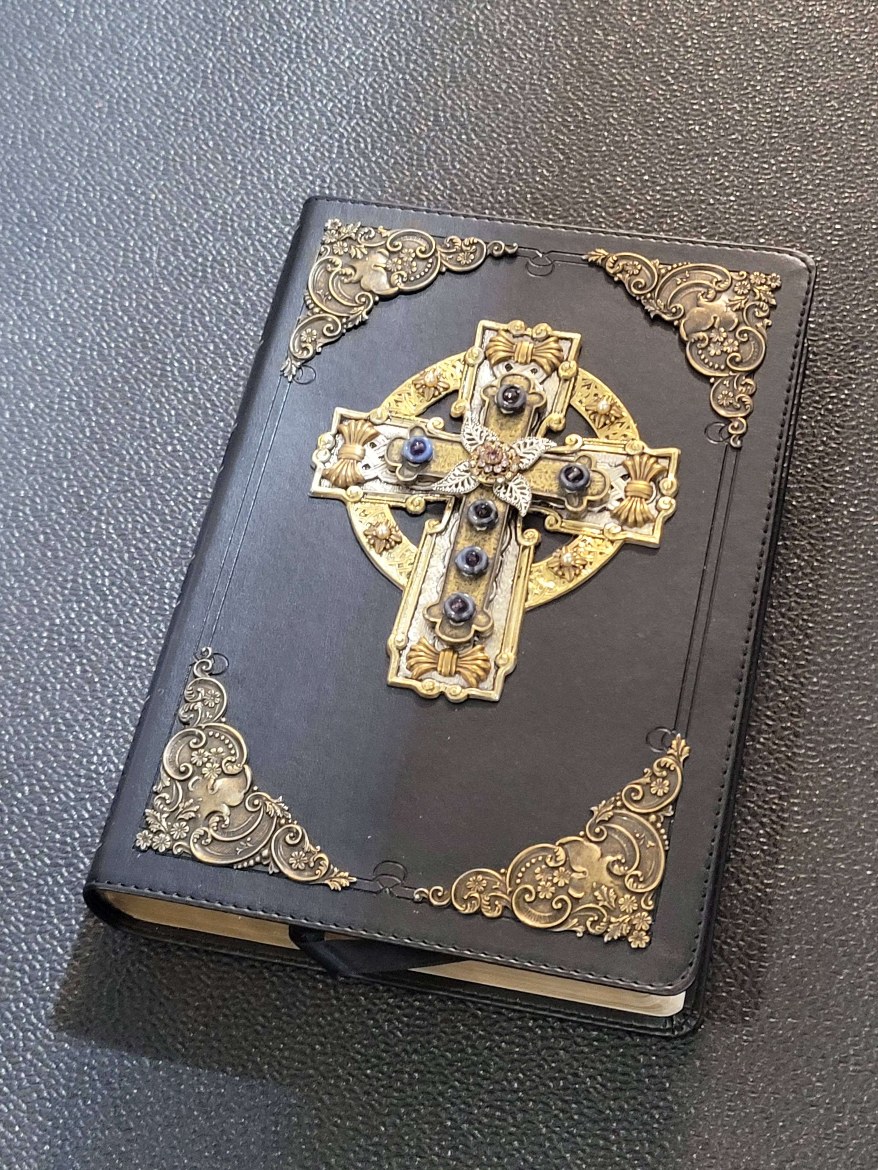 DeMartineau - Wholesale Religion Book - NABRE 24ct Gold Plated Celtic Cross Jeweled Bible-Black5
