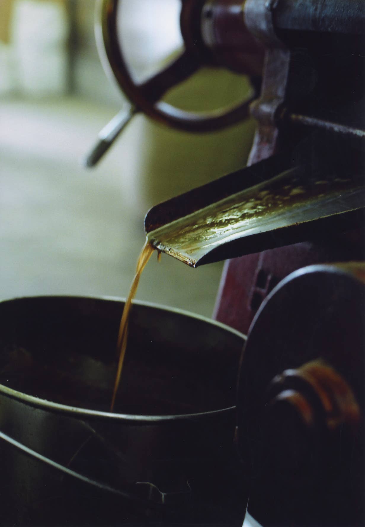 Japan Artisans - Wholesale Hot Sauce - Henko-Sesame hot sauce with takanotsume peppers 60g5