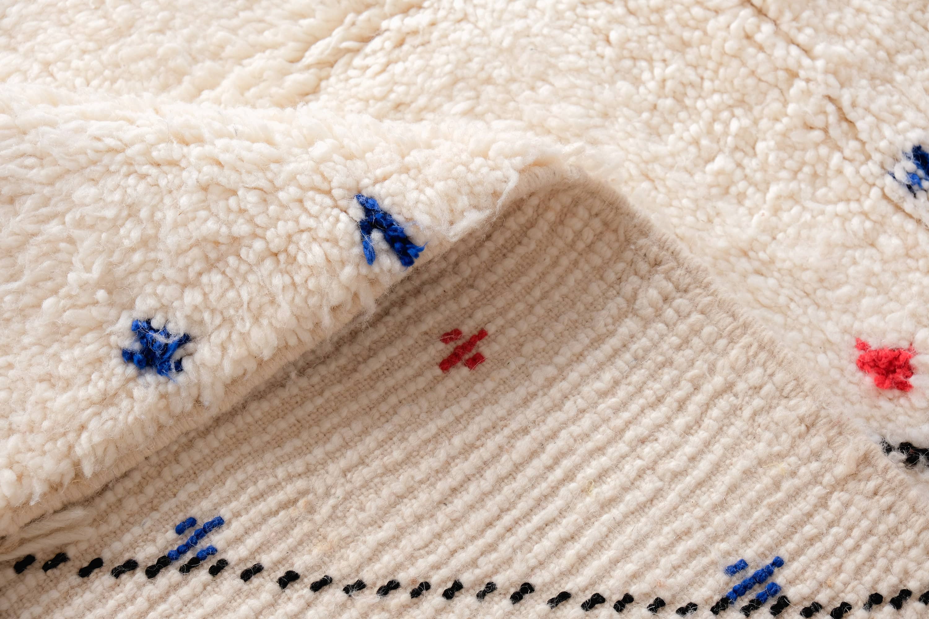 Moroccan Woven Treasures – wholesale Matta – Marockansk vit Shag-matta, Handvävd färgglad matta, Area Rug7