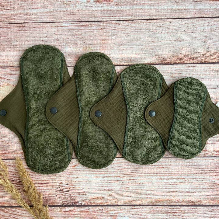 Extra soft Organic muslin Cloth Pad set of 4, Period pads for wholesale by Bloom Pads