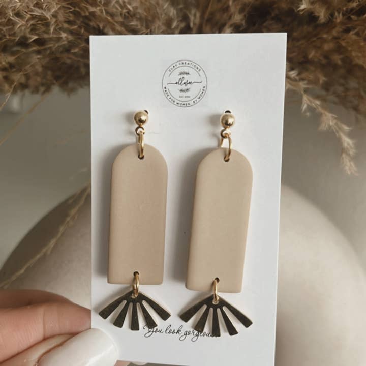 ElleseeWomen - Wholesale Dangle Earrings - Constance Dangles8