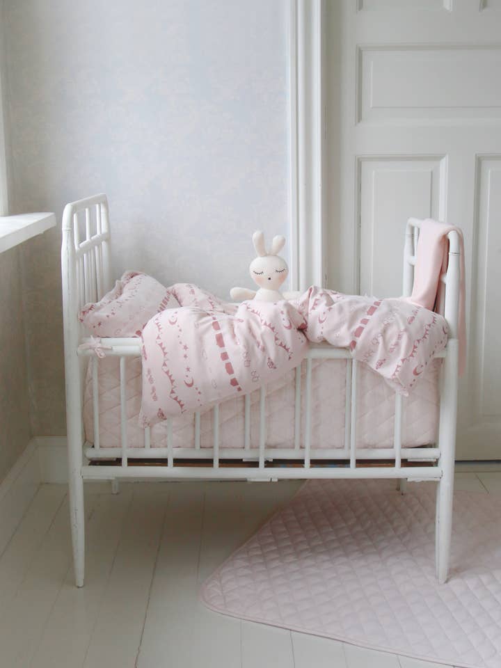 Littleheart Cot Bedding Little City Soft Pink for wholesale by Littleheart