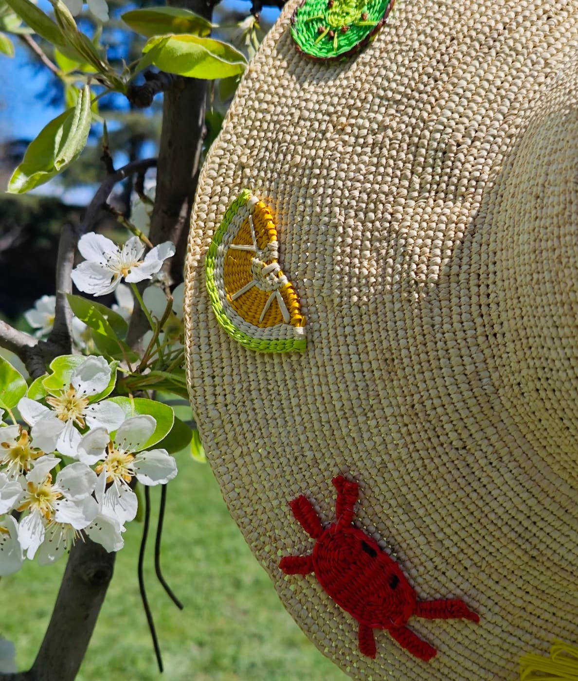 to be chosen by the customer Gorro de ganchillo Emoji for wholesale on Faire3