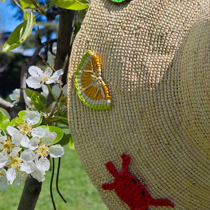 to be chosen by the customer Gorro de ganchillo Emoji for wholesale on Faire3