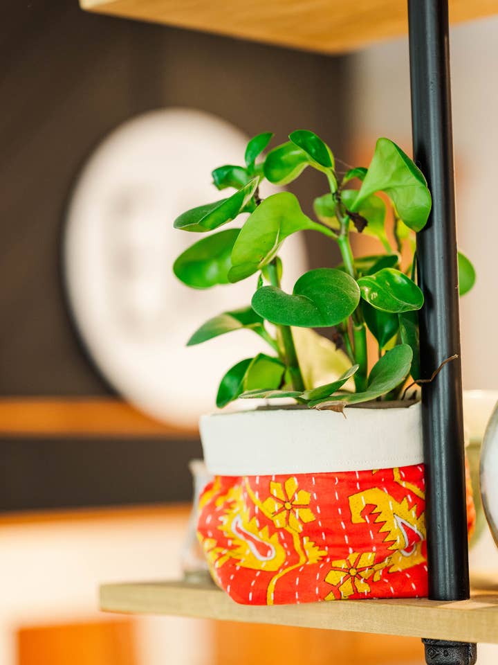 Canasta Kantha para venta al por mayor de Asha Project