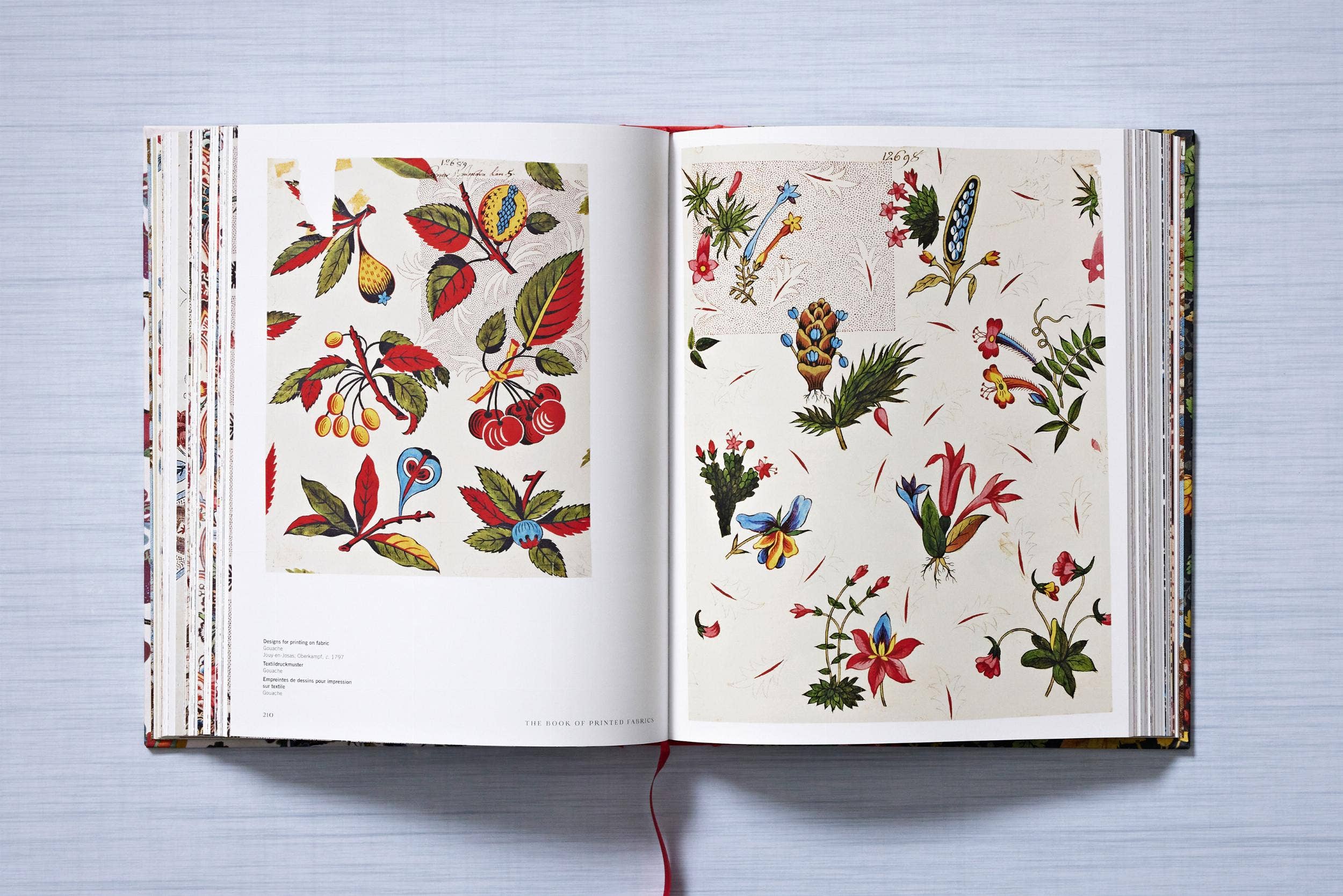 TASCHEN Europe - Wholesale Display Book - The Book of Printed Fabrics. From the 16th century until today (German, French, English)10