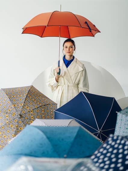 Parapluie automatique lisse EZPELETA avec détails de conception pour la vente par Ezpeleta