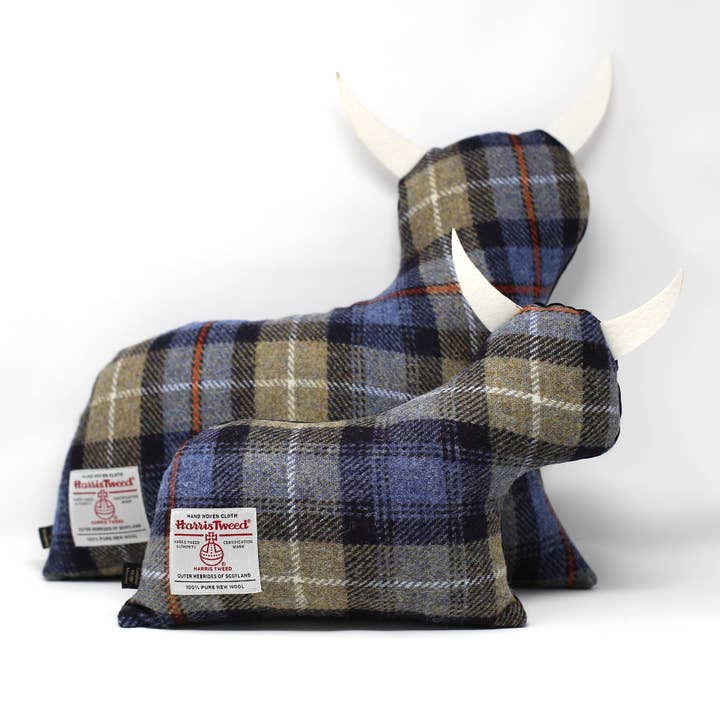 Studio Sunart - Wholesale Throw/Decorative Pillow - Large Highland Cow Cushion