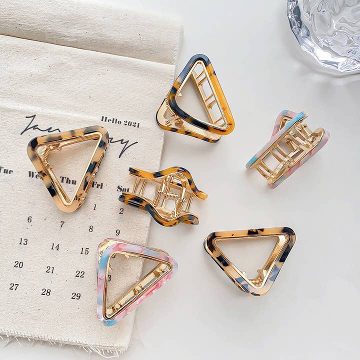 ACCITY - Wholesale Hair Clip - Women's - ACETATE TORTOISE SHELL HAIR CLAW CLIP PYRAMID MINI_CWAHA0400