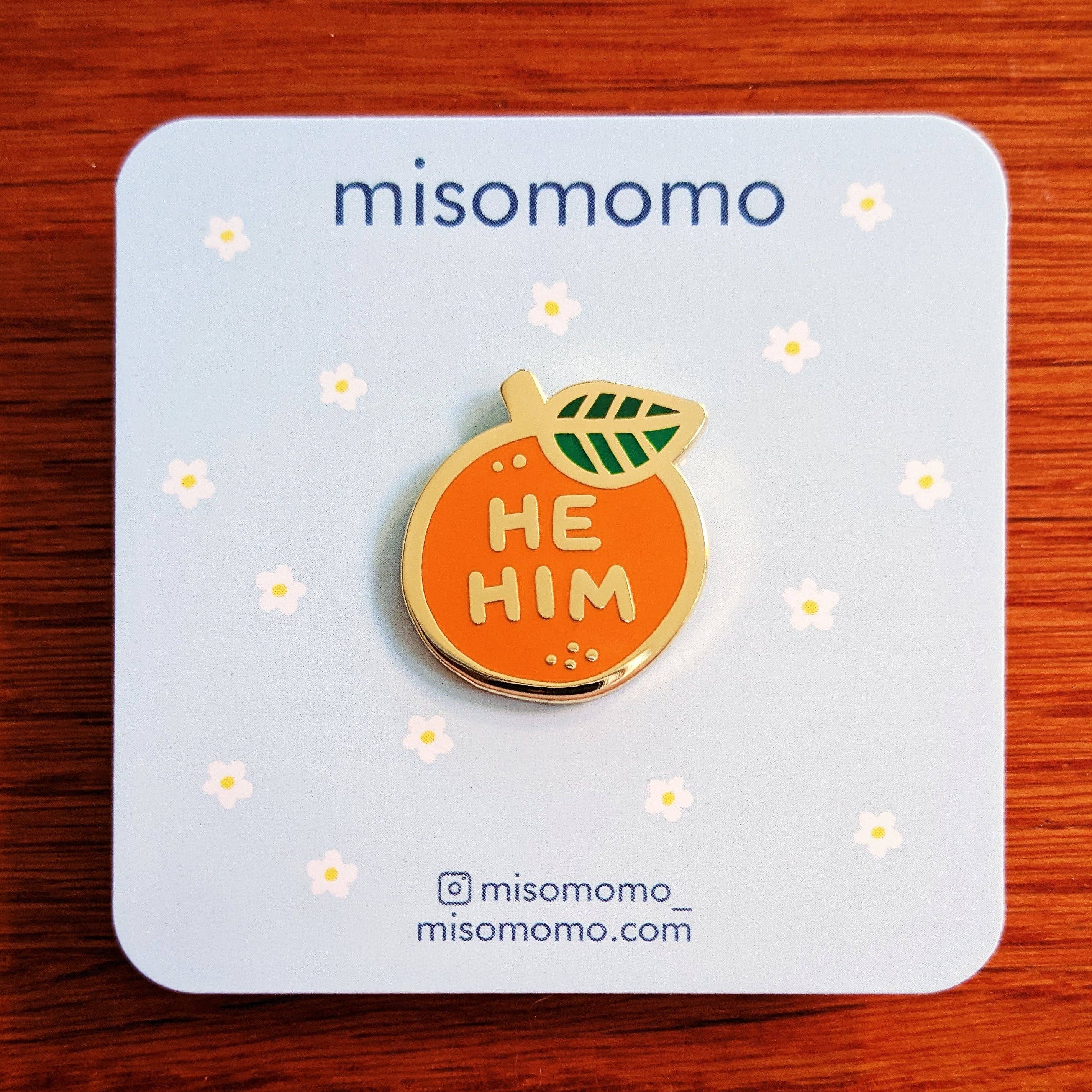 misomomo - Wholesale Lapel Pin/Button - Pronoun Orange Pin - he/him1