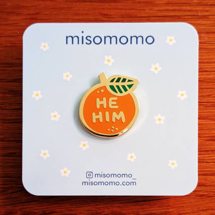 misomomo - Wholesale Lapel Pin/Button - Pronoun Orange Pin - he/him1