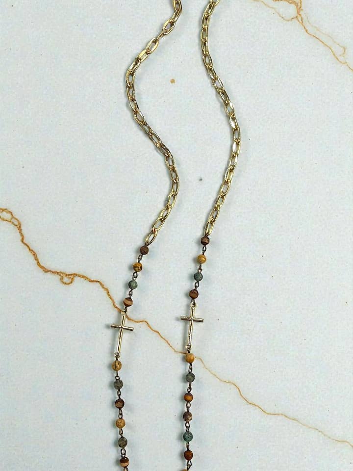 Collana Jasper Mix 28" con Doppia Croce in Oro per la vendita all'ingrosso da parte di Ava Capri