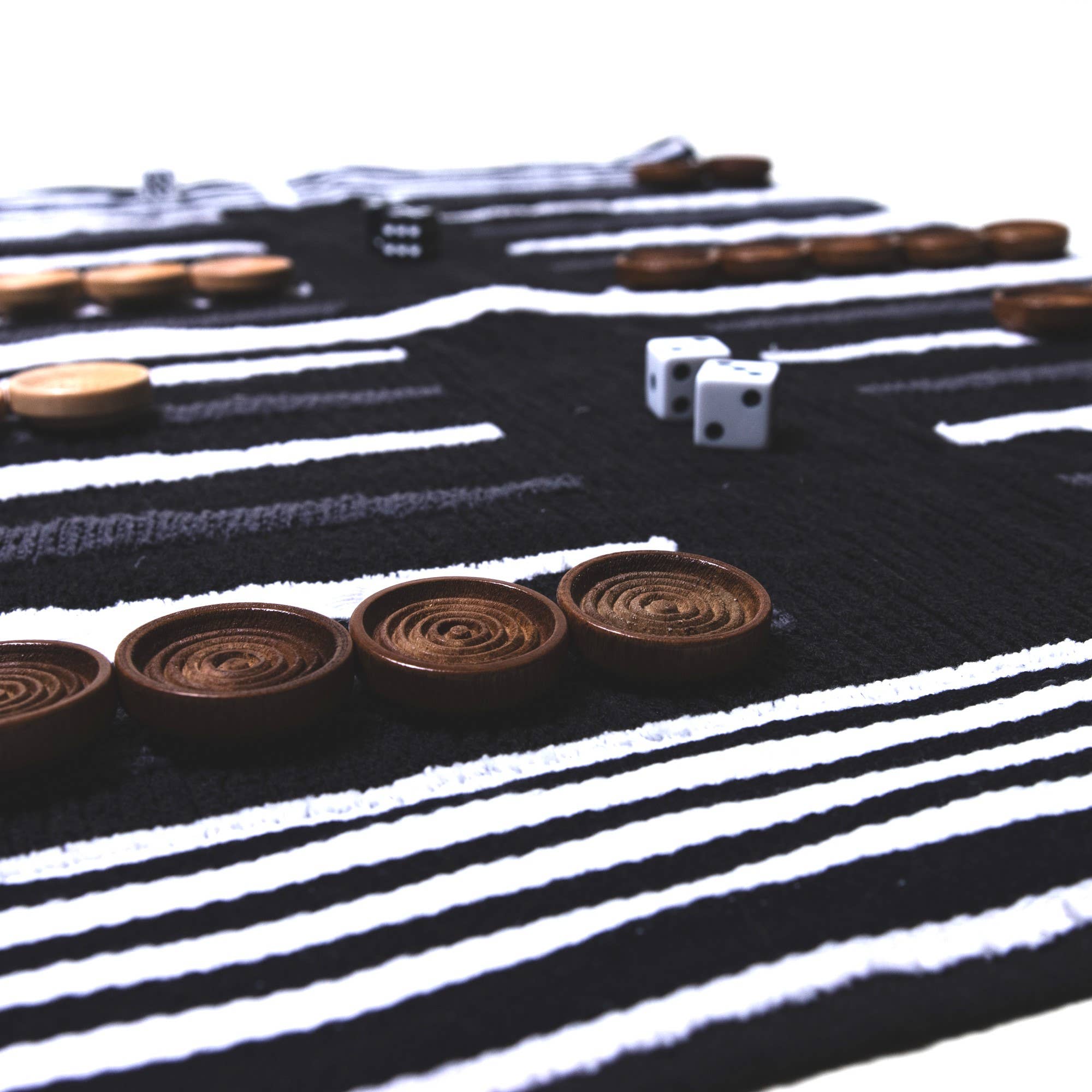 3rd Space by SBR - Venta al por mayor Juegos de mesa - Set de backgammon para viajes y actividades al aire libre con rayas en blanco y negro2