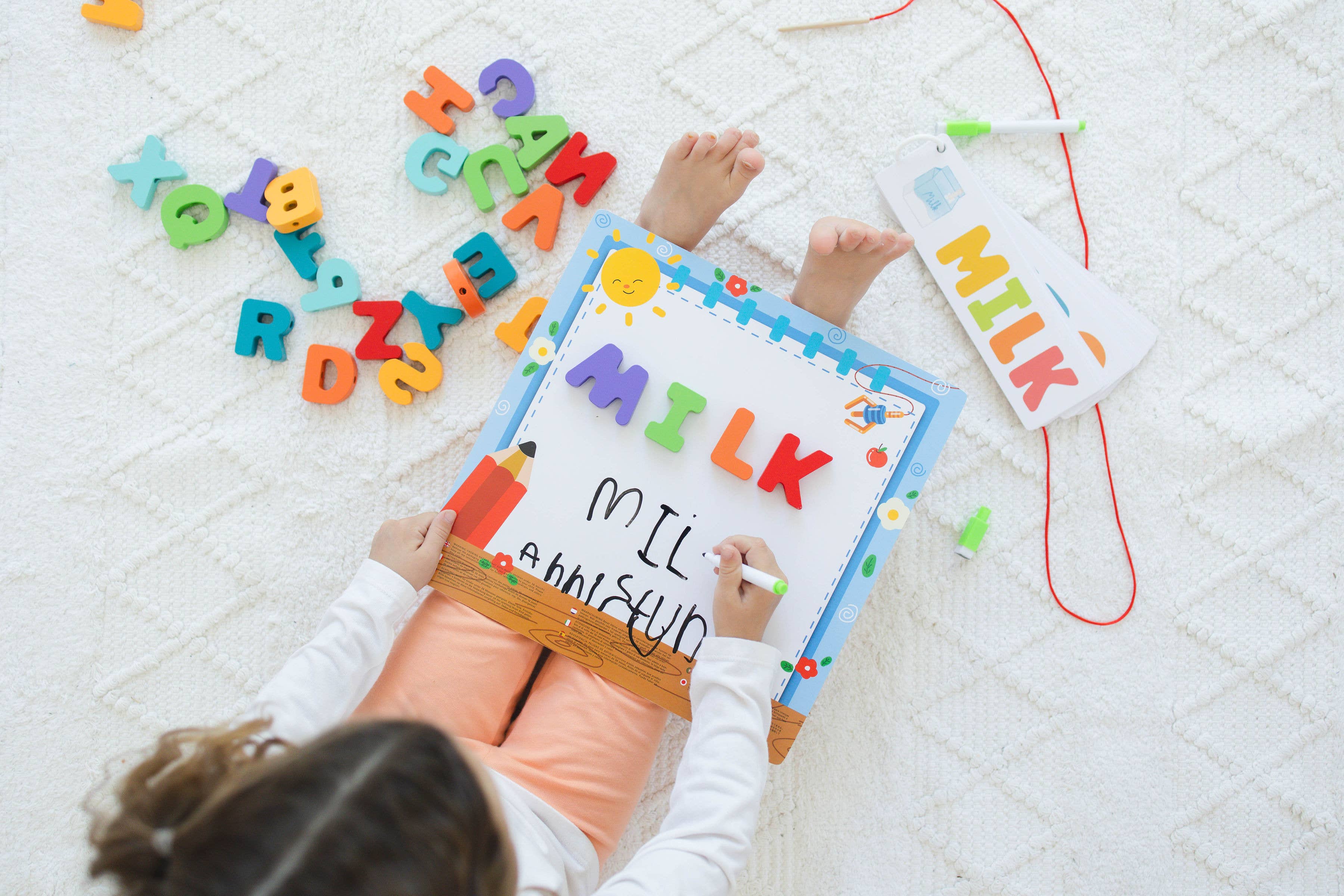 Spirit 'N Sprout - Vendita all'ingrosso Puzzle - Bambini - Set Puzzle Alfabeto con Flashcard, Lavagnetta, Filo da Infilare e Borsa Portascarpe - Giochi Educativi per Imparare l'Alfabeto17