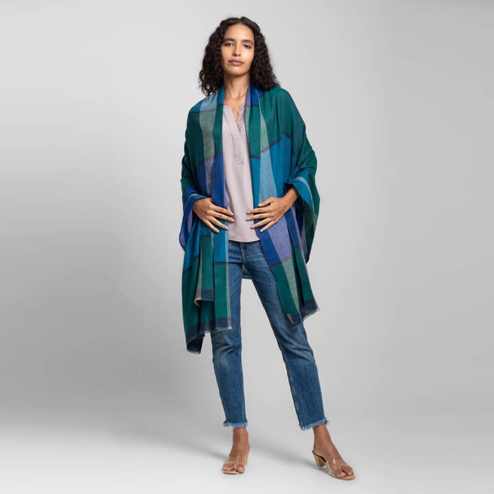 Châle en cachemire tissé à la main Blue Haven pour la vente par SADHU HANDMADE NATURALS