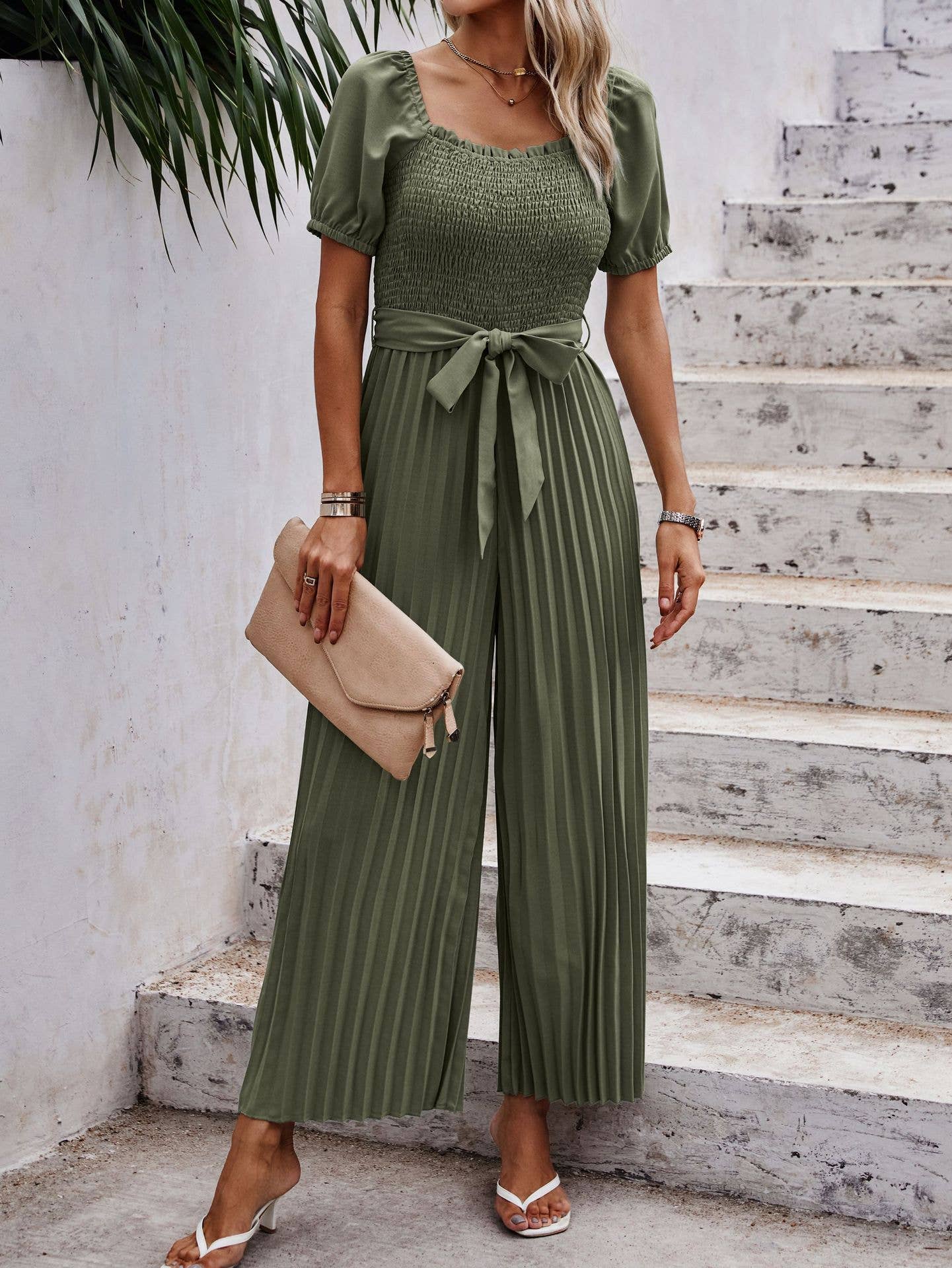 eLook – Großhandel Jumpsuit – Damen – SZ1-J6243 Gemusterter, plissierter Jumpsuit mit Gürtel16