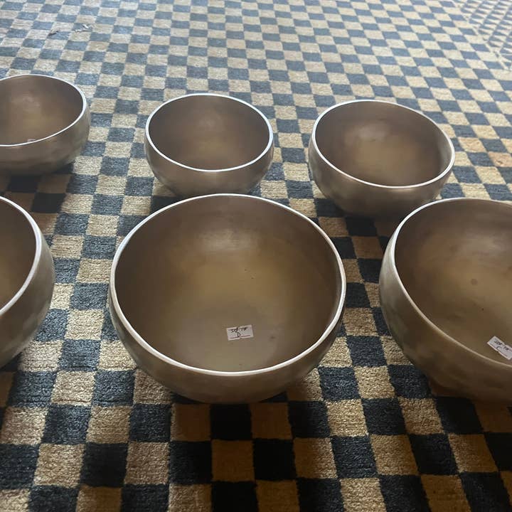Heritage good Nepal - Wholesale Meditation Supplies - Hand Hammered Professional Tuned Singing Bowl seven set (Copy)2