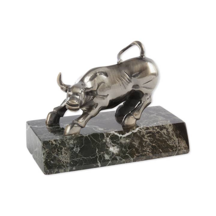 BeyBerk International - Wholesale Beeldje/beeldhouwwerk - Stierenbeeld op marmeren voetstuk1