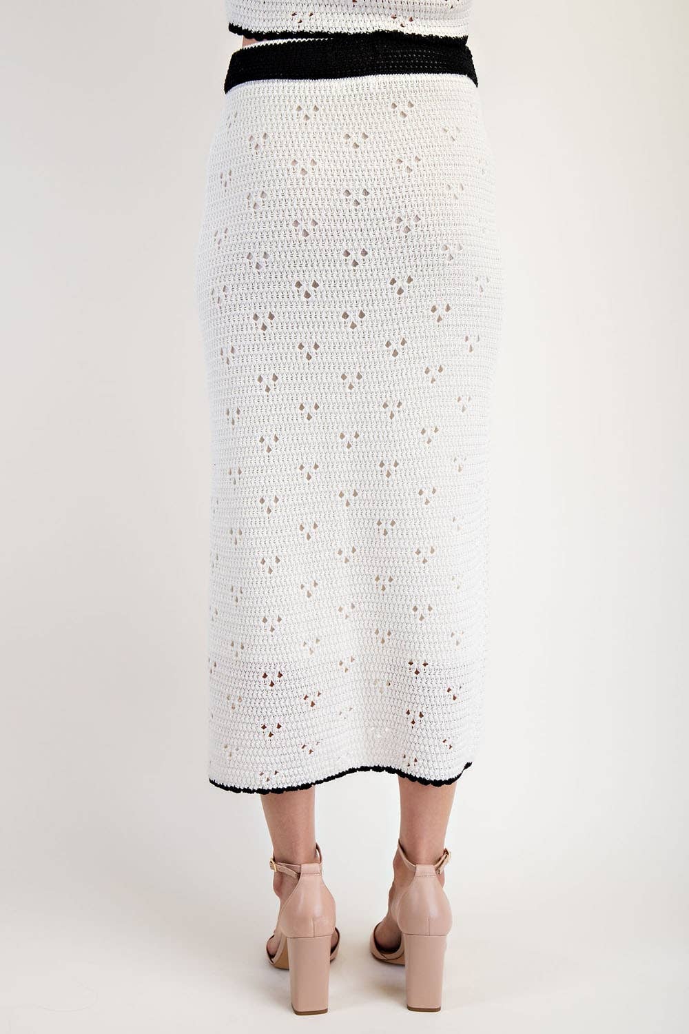 Edit by Nine – Großhandel Rock – Damen – Ts6256 Midirock mit Kontrast und Lochmuster2