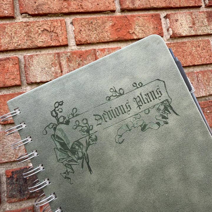 Carnet de Plans Sournois en Similicuir pour la vente par Corkscrew Curiosities