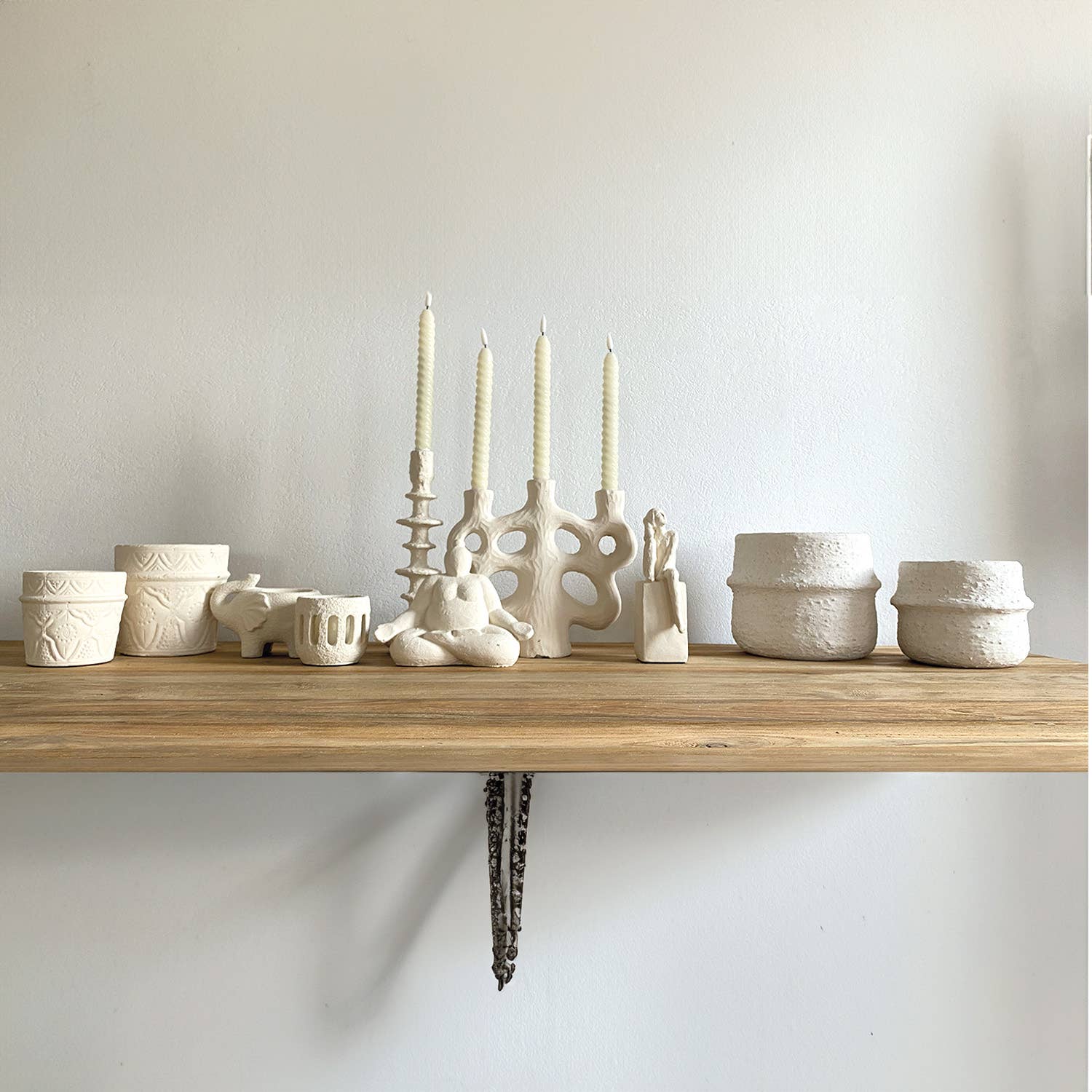 Opjet Paris - Wholesale Ornament - Women's decoration Amelie stone L6 P8 H20.5cm1