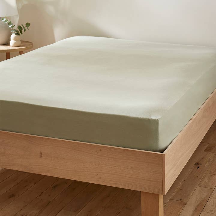 Vision Linens – wholesale Fitted sheets – Touch of Linen Pistachio Green Fitted Sheet King