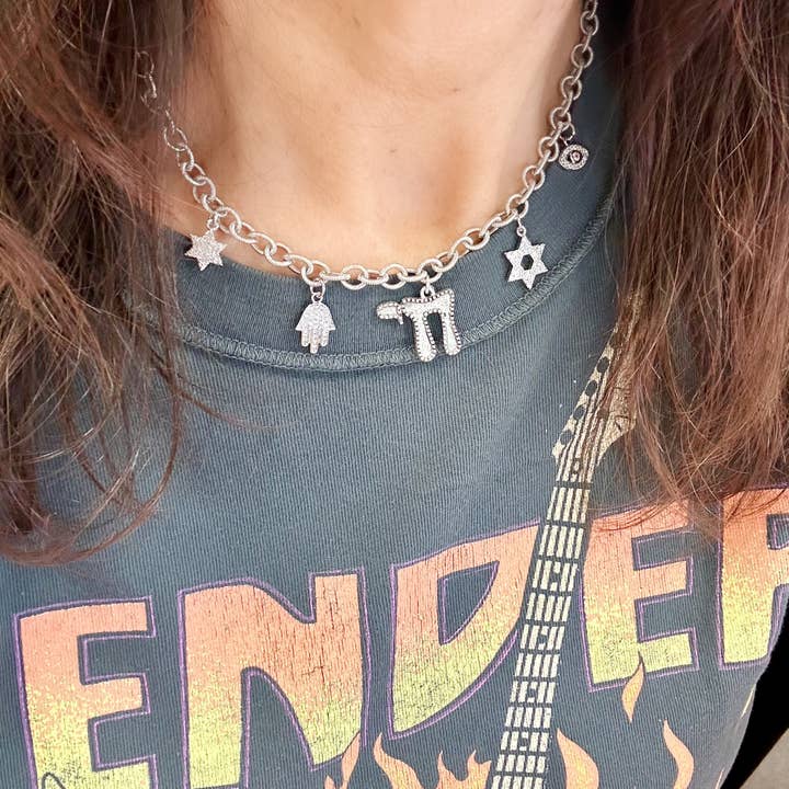 Love, Lisa - Wholesale Pendant/Charm Necklace - Debbie Jewish Chai To Life Charm Necklace Gold & Silver