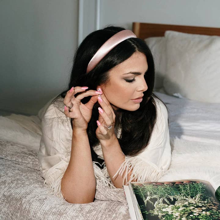 Chateau Perle – wholesale Hair accessories set – Women’s – Blush Silk Headband2