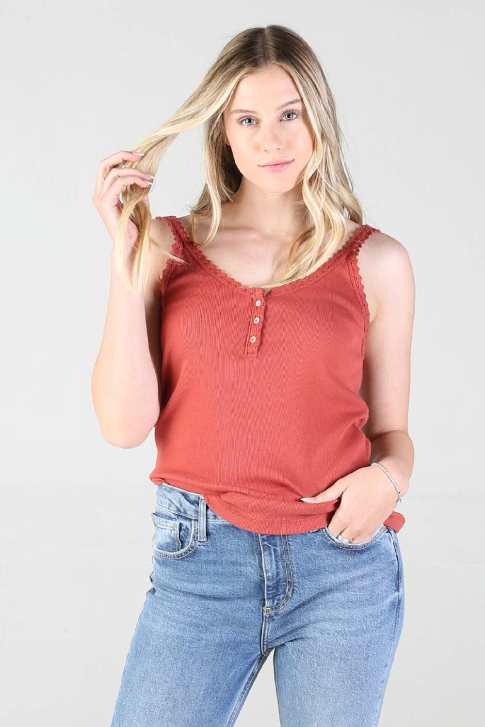 ANGIE – wholesale Camisole – Dam – X2AG9-ASIS SPETSBEKLÄDNAD RIBBSTICKAD CAMI12