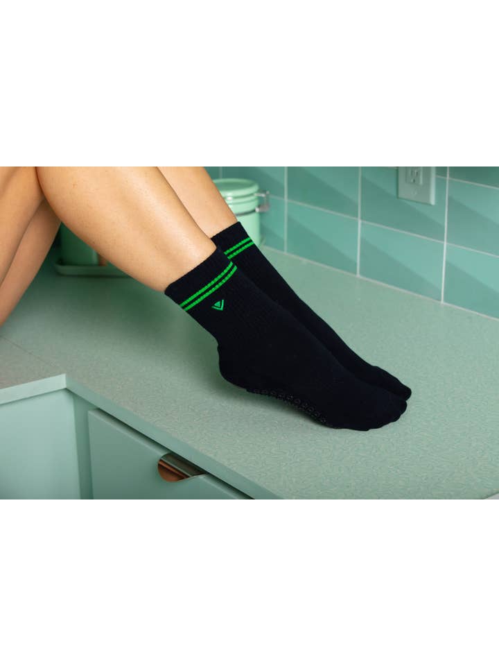 Arebesk - Wholesale Socks - Women's - Classic Women's Crew Grip Sock20