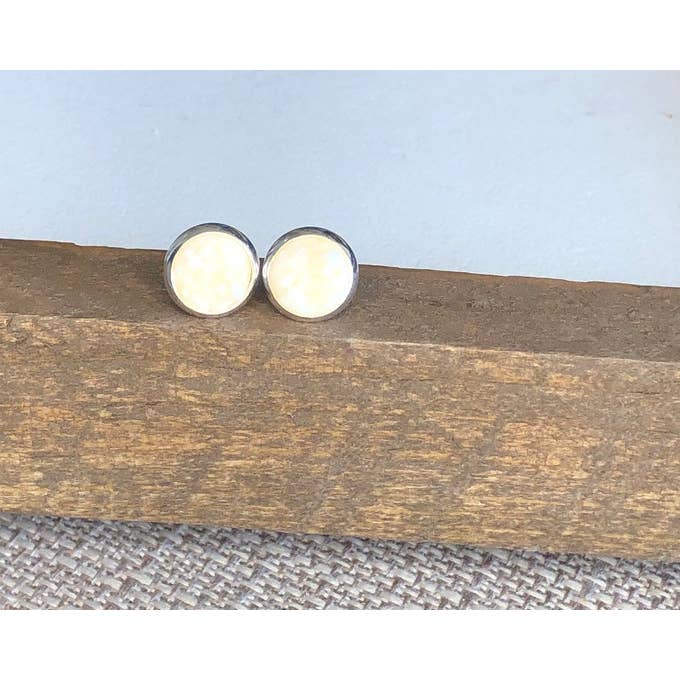 Borchie Zola Druzy Bianco per la vendita all'ingrosso da parte di KL Collective/Designs by Katie Leigh