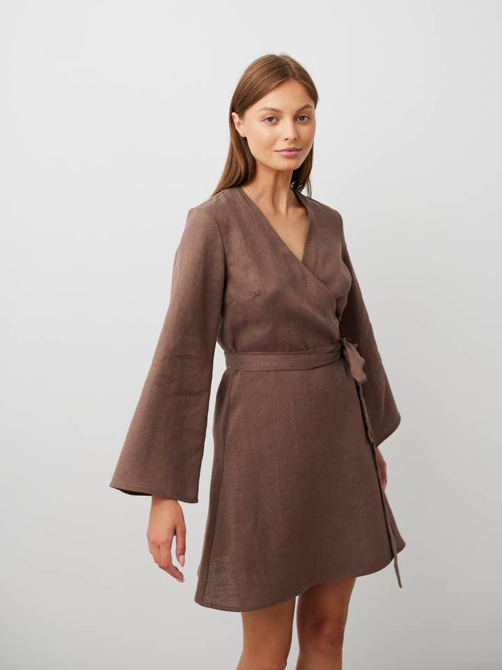 Lydia Wickelkleid aus Leinen mit langen Ärmeln für den Großhandel von Love and Confuse
