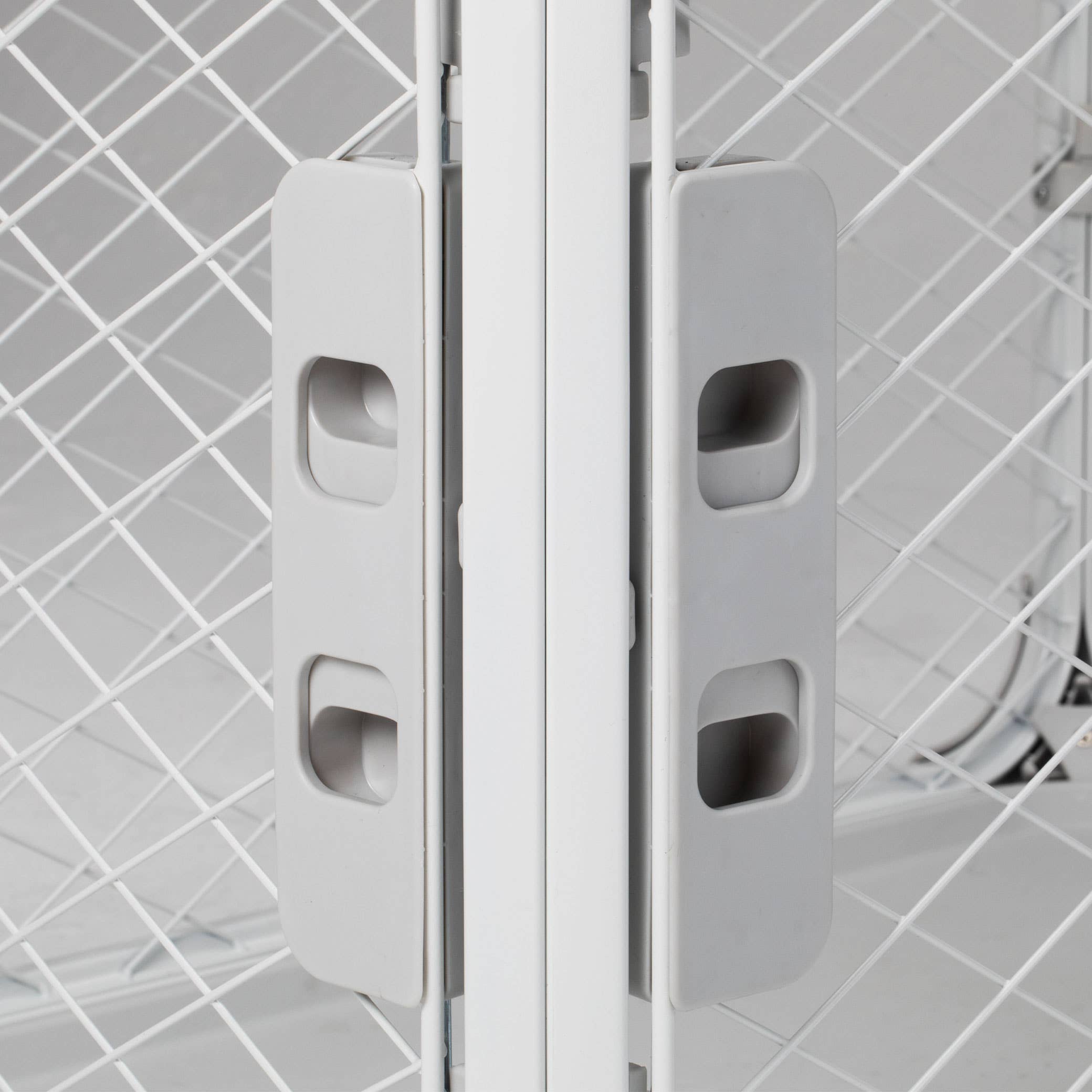 Ash Evolv Dog Crate for wholesale on Faire7