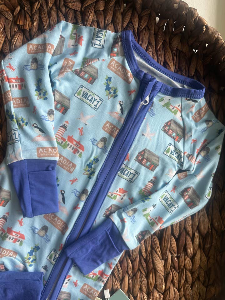 Pyjamas en bambou "Vacationland" du Maine pour la vente par With Love, From Collection