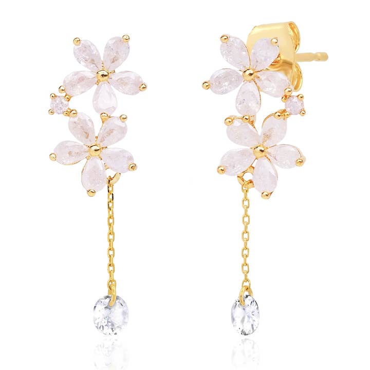 Hvide stenblomster med hængende CZ-øreringe for engroshandel hos Tai Jewelry
