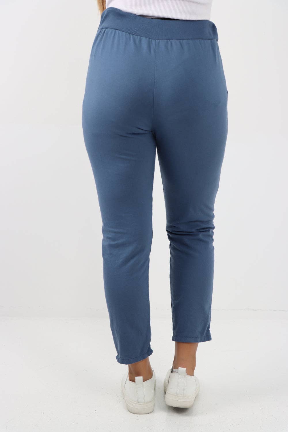 Miss Bold – Großhandel Lounge-Trainingshose/-Jogginghose – Damen – Italienische schlichte Basic-Jogginghose mit Kordelzug24