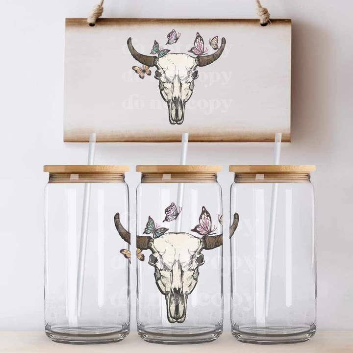 Teschio con farfalle | Adesivo UVDTF per la vendita all'ingrosso da parte di Hey There Crafty