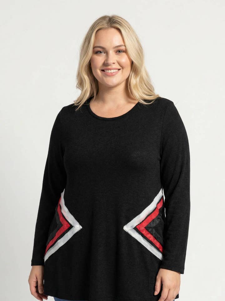 Tunika - Svart storlekströja med volang (A923) för wholesale av Pomme Rouge Paris