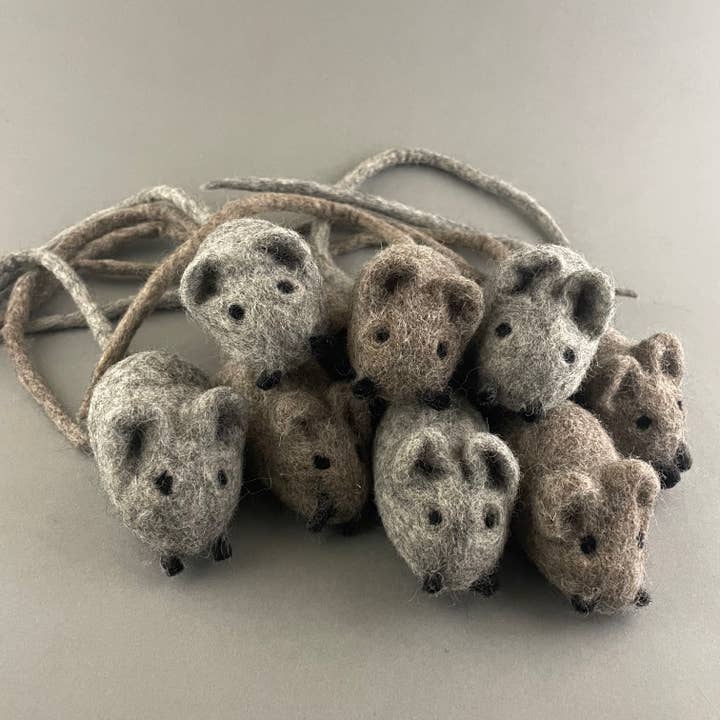 Pawsome Pet Toys - Wholesale Pet Toy - Cat - Handmade cat mouse, soft felted kitten toy, choose color