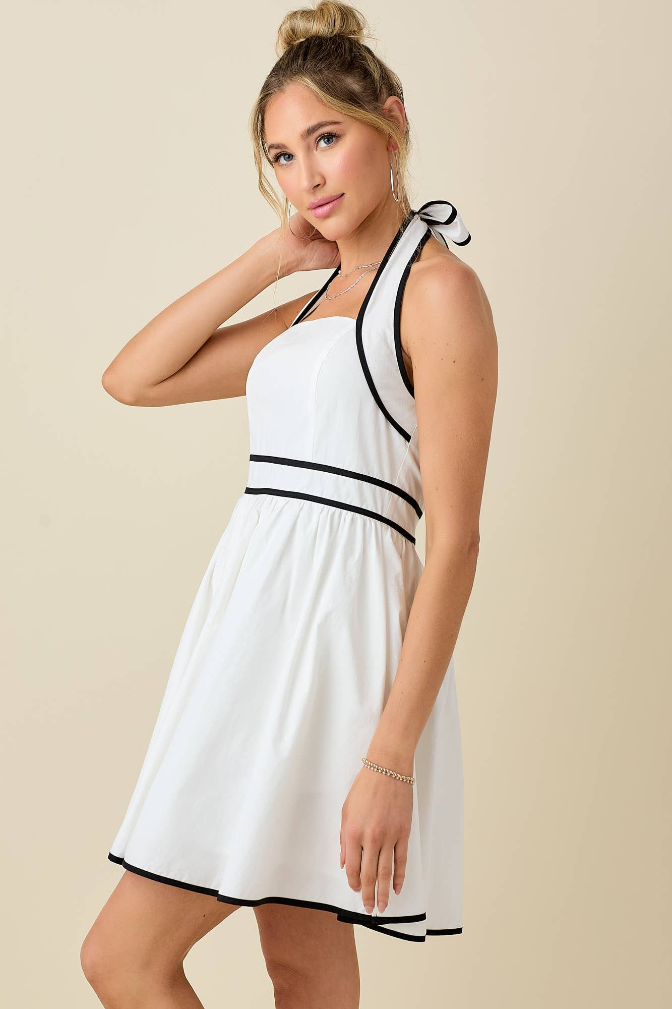 BABY PINK – wholesale Dress – Women's – Halter neck backless mini dress with contrast binding20