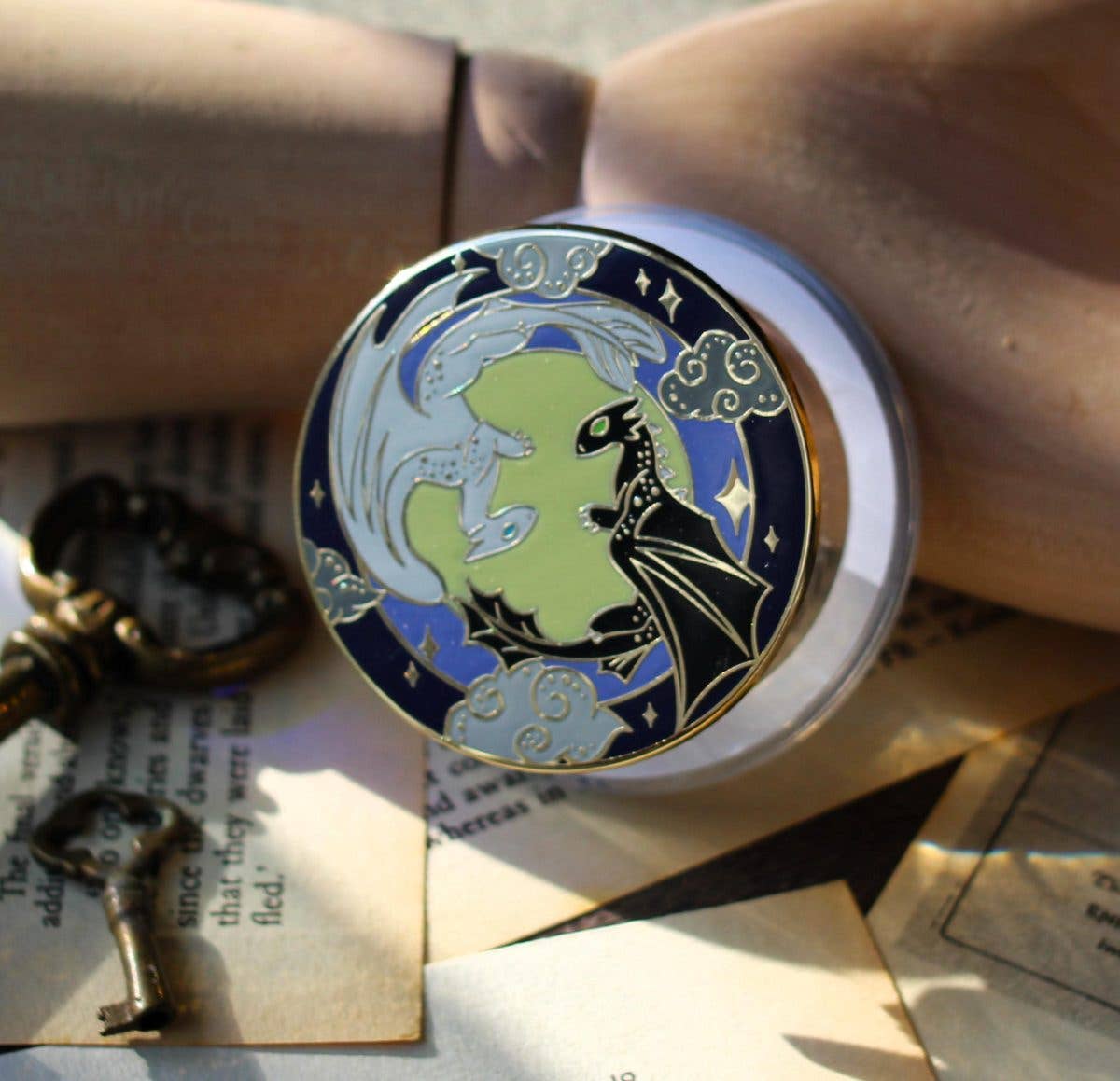 Geek and Artsy - Wholesale Phone Grip - Dancing Dragons magnetic Kindle Grip, bookish magnetic phone grip, interchangeable ereader holder